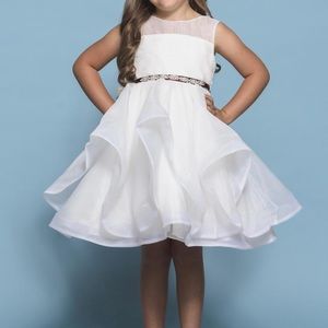 LIKE NEW Rosebud Fashions Flower Girl Dress Style 5138 Size 4 Color Ivory